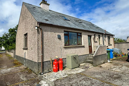 4 acres of Smallholding for sale in Na h-Eileanan an Iar