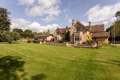 4.5 acres of Country Home for sale in Hilmarton