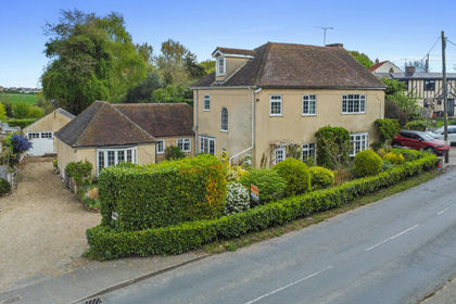 1 acre of House with Land for sale in St Osyth