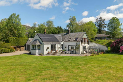 2 acres of House with Land for sale in Stirling and Strathallan