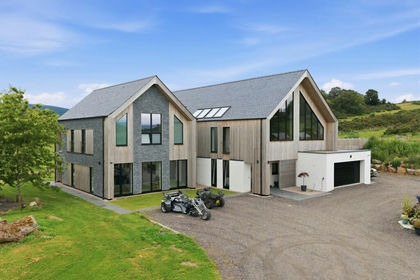 8 acres of House with Land for sale in Gordon and Buchan