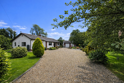 1.3 acres of House with Land for sale in Llansawel