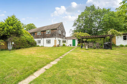 1 acre of House with Land for sale in Dormansland