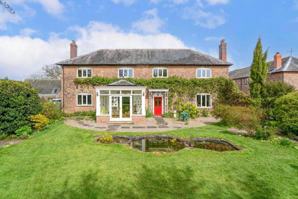 Farmhouse for sale in Wacton