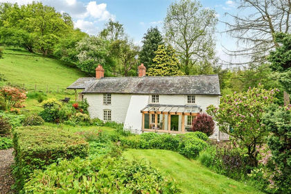 4.5 acres of Cottage for sale in Llansilin