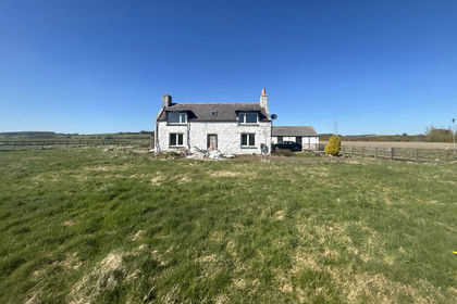 8.7 acres of Farmhouse for sale in Gordon and Buchan