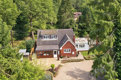 4 acres of House with Land for sale in Wolverley and Cookley