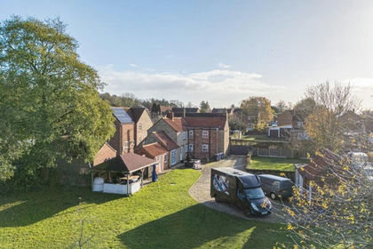 1.9 acres of Equestrian property for sale in Hemswell