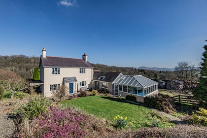 10.3 acres of House with Land for sale in Cyffylliog