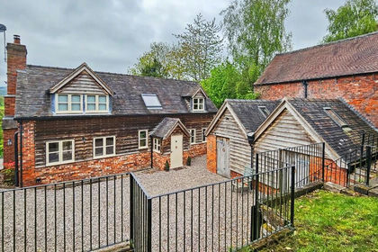 Barn Conversion for sale in Rushbury