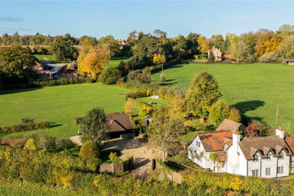 2 acres of House with Land for sale in Ashampstead