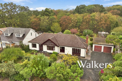 1.3 acres of House with Land for sale in South Hanningfield