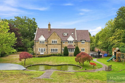 1.6 acres of House with Land for sale in Gilston