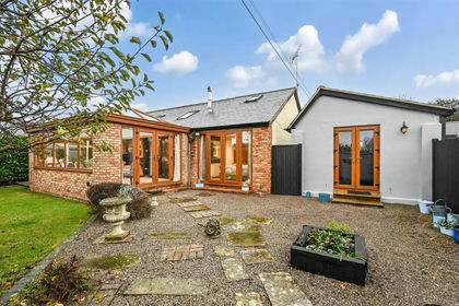 Barn Conversion for sale in Aldingbourne
