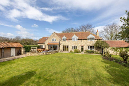 3.7 acres of Farmhouse for sale in Seamer