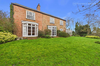 1.4 acres of Farmhouse for sale in Sawtry