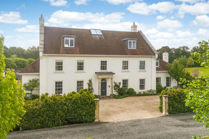 1.7 acres of House with Land for sale in Hurstpierpoint and Sayers Common