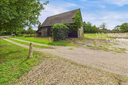 Barn for sale in Winfarthing