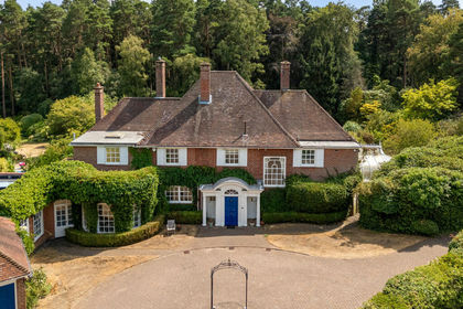 2.5 acres of House with Land for sale in Windlesham