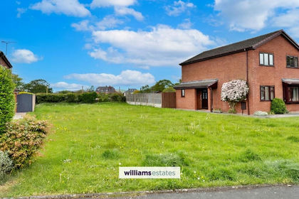 Building Plot for sale in Denbigh