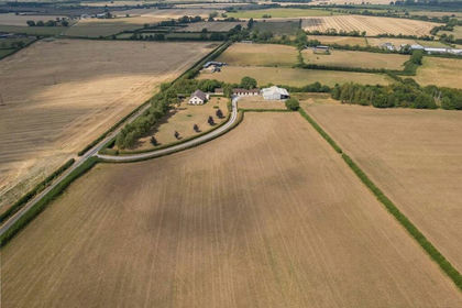 23.8 acres of House with Land for sale in Dyrham and Hinton