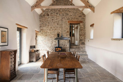 25 acres of Farmhouse for sale in Cwmamman