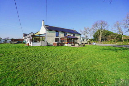 3 acres of House with Land for sale in Llanrug