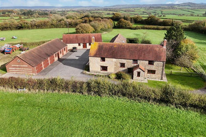 13.1 acres of Smallholding for sale in Kington Magna