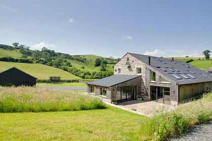 Barn Conversion for sale in Lupton