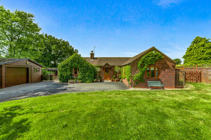 1 acre of House with Land for sale in Lindridge