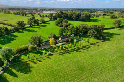 2 acres of Cottage for sale in Marton