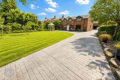 Barn Conversion for sale in Croft