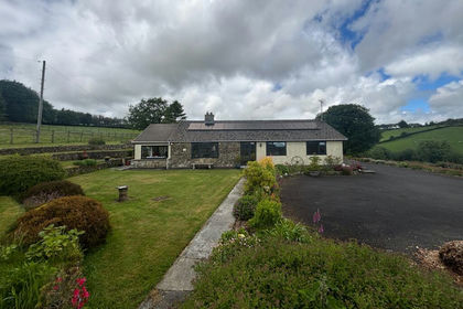4.7 acres of Smallholding for sale in Llanwenog