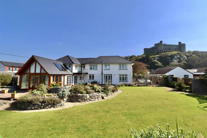 1 acre of House with Land for sale in Harlech