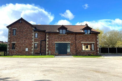 16 acres of Agricultural Land for sale in Moss