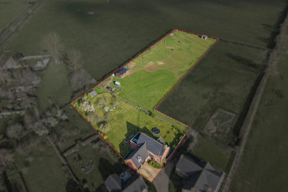 1.5 acres of House with Land for sale in Drayton