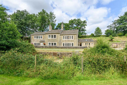 4.6 acres of House with Land for sale in Haworth and Stanbury