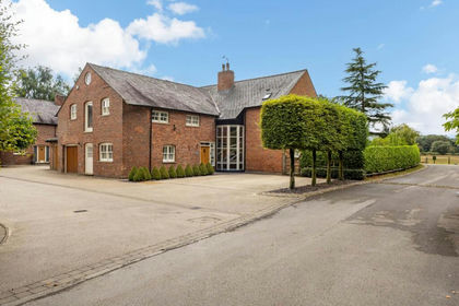 Barn Conversion for sale in Mere