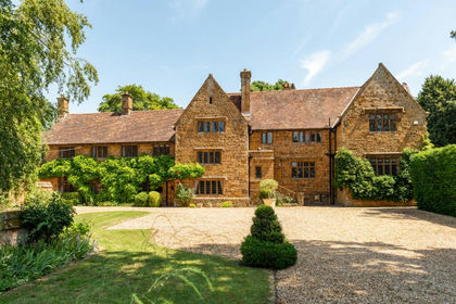 14 acres of Country Estate for sale in Burton Dassett