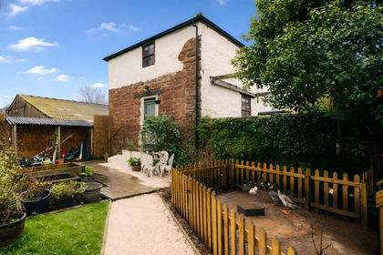 Land for sale in Shillingford St. George