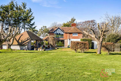 4 acres of House with Land for sale in Rodmell