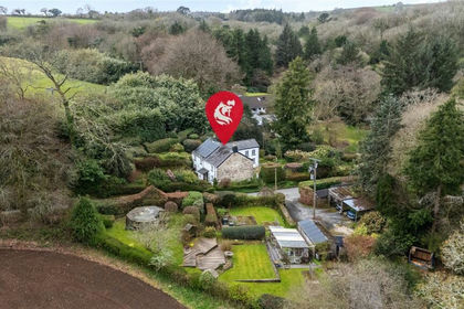 2.2 acres of Cottage for sale in Lanlivery