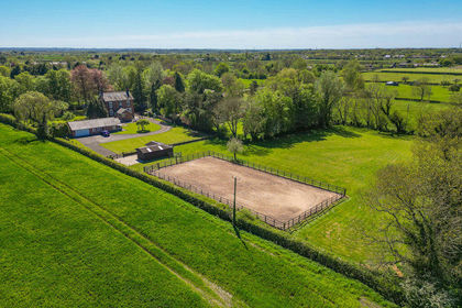 2.3 acres of House with Land for sale in Bretherton