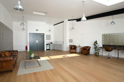 Warehouse for sale in Brent East