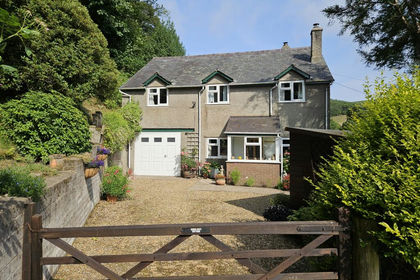 1 acre of Cottage for sale in Church Stretton