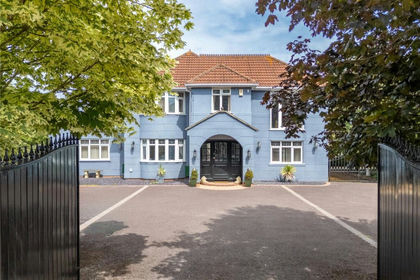 1 acre of House with Land for sale in Hutton