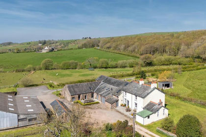 1 acre of Farmhouse for sale in Gosforth