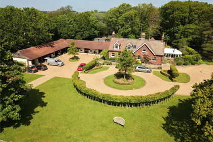 5.9 acres of House with Land for sale in Heathfield and Waldron