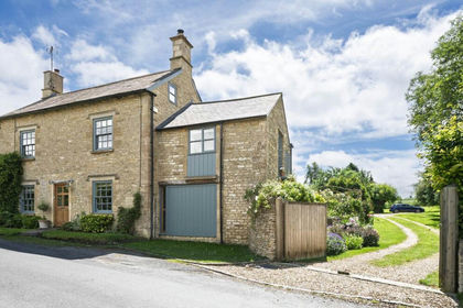 2.3 acres of House with Land for sale in Shipton-under-Wychwood