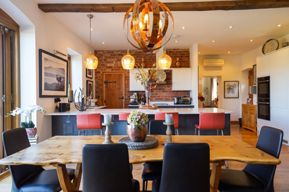 Barn Conversion for sale in Ullenhall